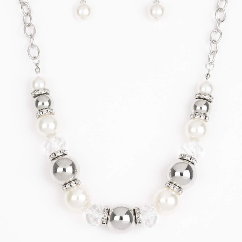 Paparazzi pearl white necklace
